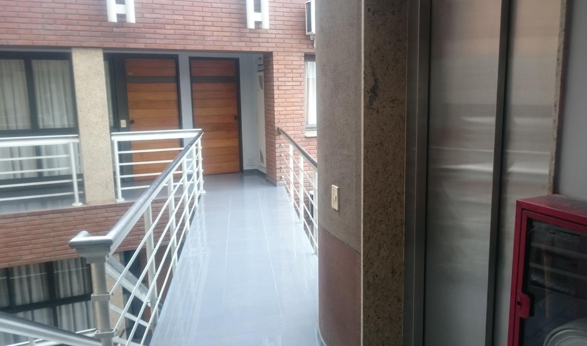 Premium Mendoza Apart Hotel Екстер'єр фото